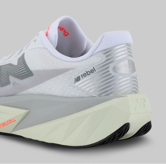 Tenis New Balance FuelCell Rebel V5 Hombre