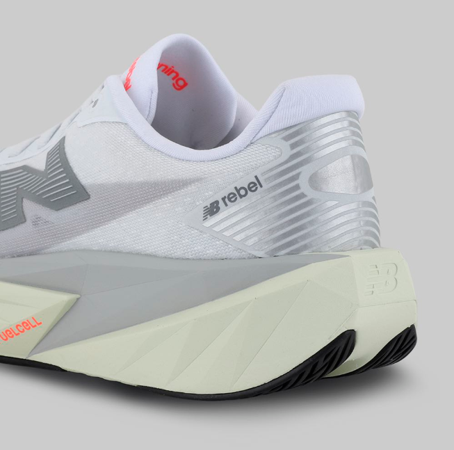 Tenis New Balance FuelCell Rebel V5 Mujer